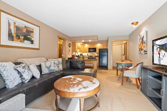 Mtn Condo in Lionshead Village W208 - Image 3