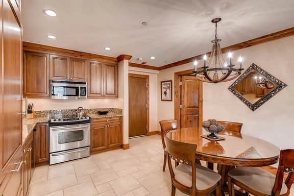 Remodeled Condo Vail Mtn Views | W201 - Image 4