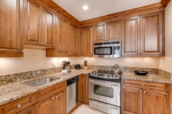 Remodeled Condo Vail Mtn Views | W201 - Image 5