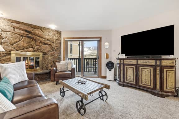 Free Parking, Pool, Hot Tub, near Gondola | W301 - Image 3