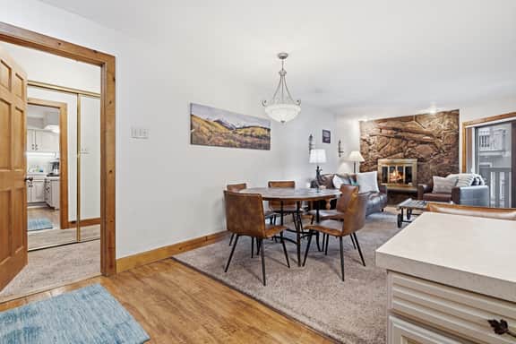 Free Parking, Pool, Hot Tub, near Gondola | W301 - Image 5