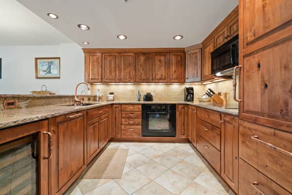Luxury Amenities, Beaver Creek Ski-In/Ski-Out | LB303 2 Bedroom condo - Image 4