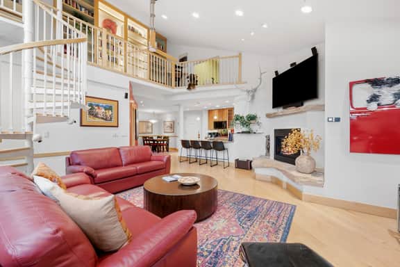 Luxury Condo in Vail Village, Walk to Lifts, Tyro5 - Image 3