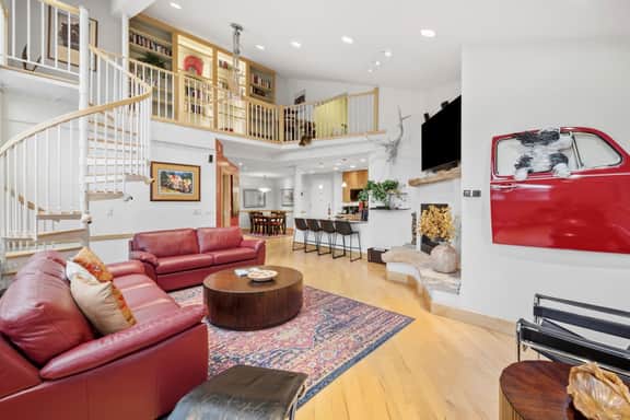 Luxury Condo in Vail Village, Walk to Lifts, Tyro5 - Image 2