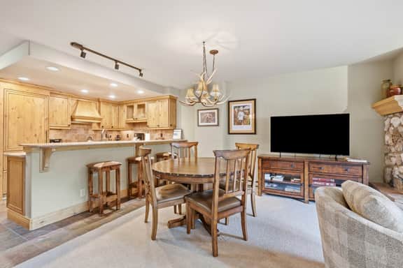 Ski-In/Ski-Out, Pool, Hot Tubs, Fitness Room | LB208 - Image 4