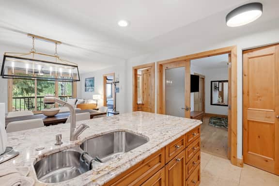 Luxury Amenities, Beaver Creek Ski-In/Ski-Out | LB201 - Image 3