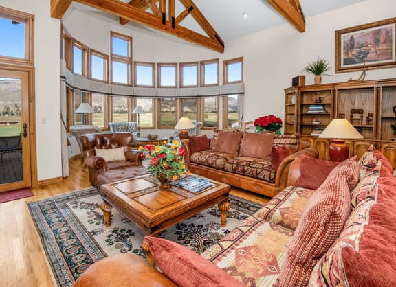 4BD Mountain Retreat, Private Hot tub, on Arrowhead Free Skier Shuttle - Image 1