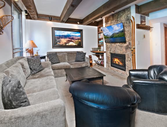 Remodeled Lionshead Condo, Pool | VI108 - Image 1