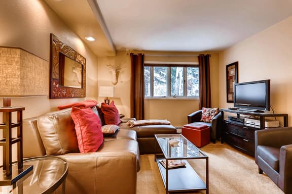 Vail Condo, walk to Ski School & Village VTE5B - Image 1