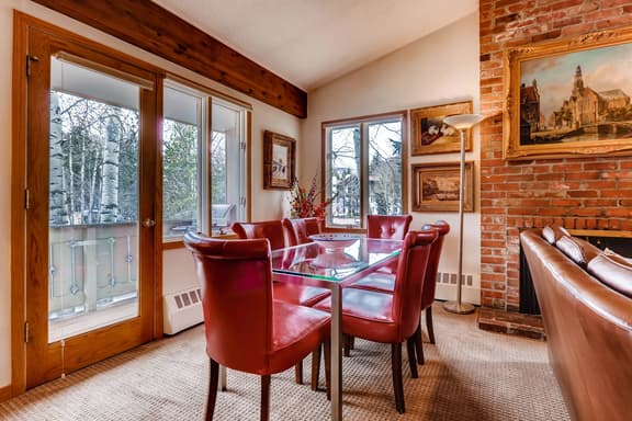 Bright Condo w loft, walk to Vail Ski School, VTE6 - Image 1