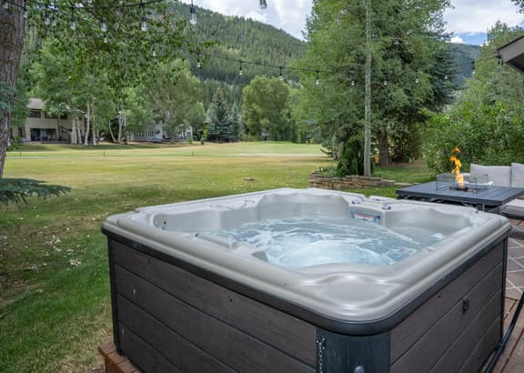 Golf Course Mountain Retreat, Views, Private Hot tub - Image 1